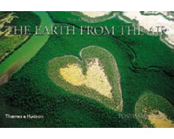 Kaft van The Earth from the Air Postcard Book