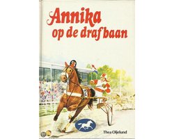 Kaft van Annika op de drafbaan