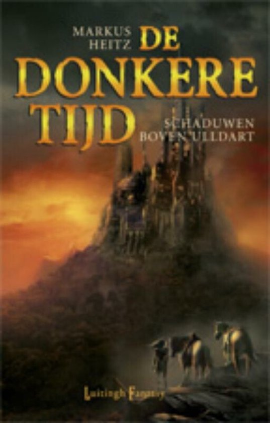 Kaft van De donkere tijd 1 - Schaduwen boven uildart