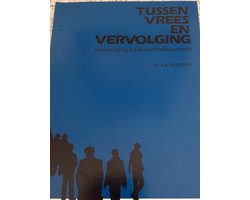 Kaft van Tussen vrees en vervolging