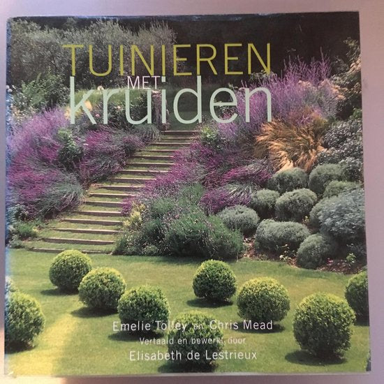 Kaft van Tuinieren met kruiden