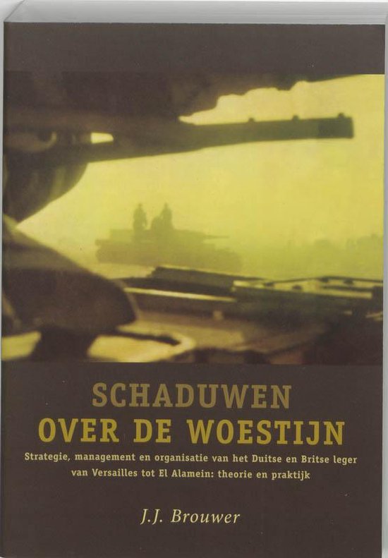 Kaft van Schaduwen over de woestijn