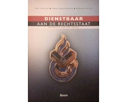 Kaft van Dienstbaar aan de rechtsstaat